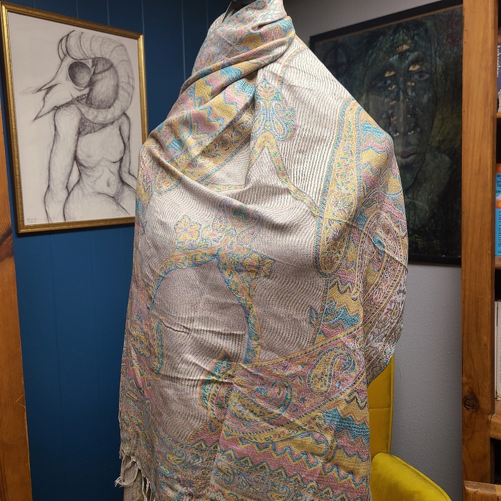 100% Cashmere Embroidered Scarf From Jerusalem - Picture 2 of 4